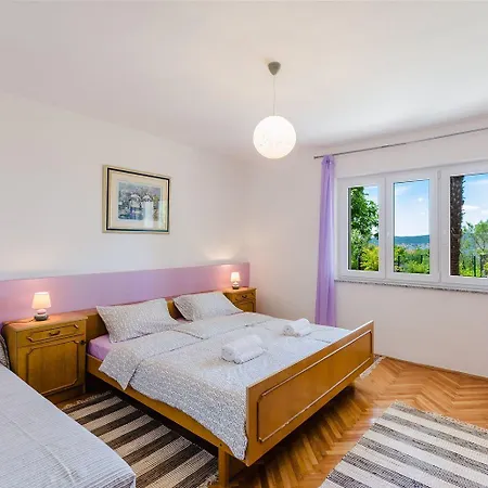 Mediterranes Mit Meerblick, Parkplatz, Babybett, Garten