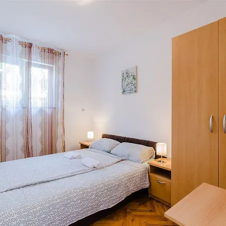 Mediterranes Mit Meerblick, Parkplatz, Babybett, Garten Apartamento *