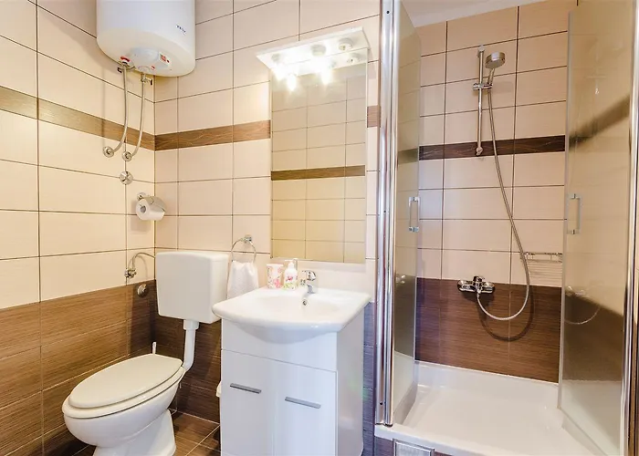 Apartament Mediterranes Mit Meerblick, Parkplatz, Babybett, Garten