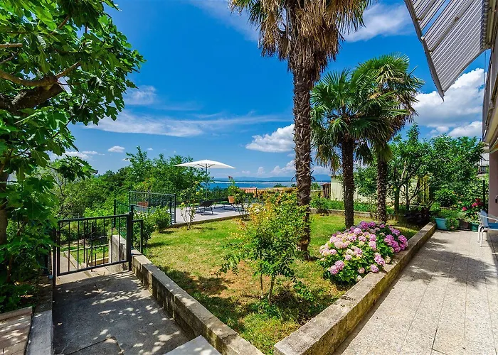 Mediterranes Mit Meerblick, Parkplatz, Babybett, Garten *