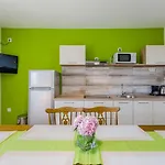 Mediterranes Mit Meerblick, Parkplatz, Babybett, Garten *