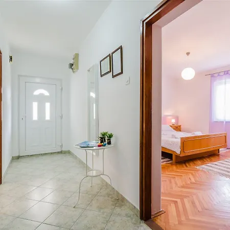 Mediterranes Mit Meerblick, Parkplatz, Babybett, Garten Lejlighed Crikvenica