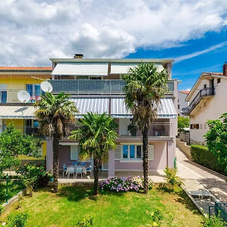 Mediterranes Mit Meerblick, Parkplatz, Babybett, Garten Lejlighed